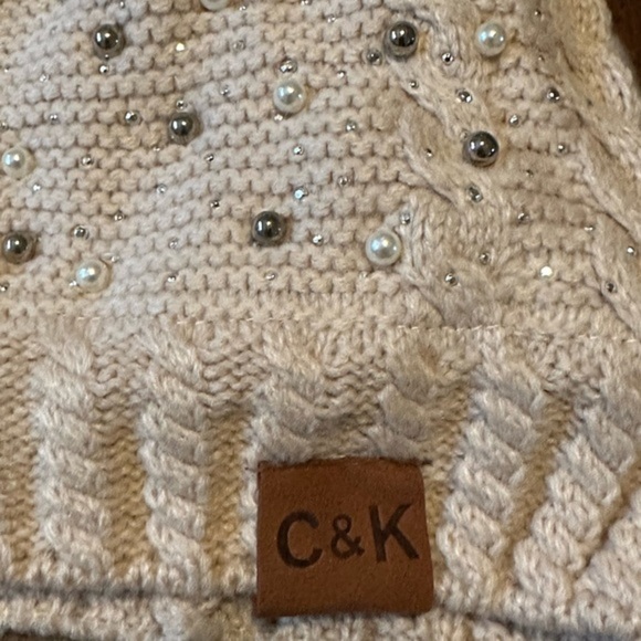 C&K fur Sherpa Pom beanie hat with faux pearl embellishment & fleece lining - Picture 3 of 4